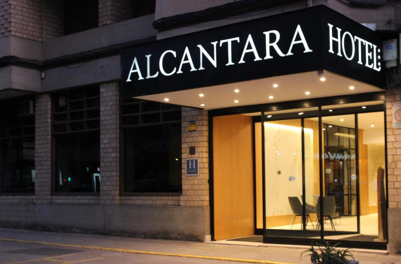 Hotel Alcántara Caces Exterior foto